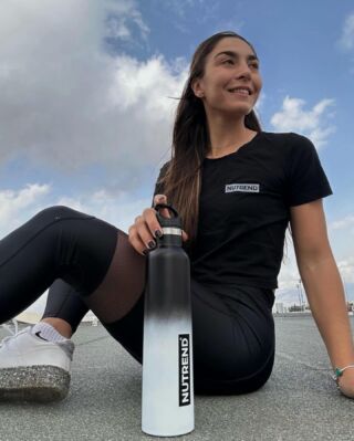 Reposted from @sophie_iosifidou 
Staying hydrated in style with my sleek stainless steel water bottle! 💧 @nutrend_official 
#xtrgr #xtremestores #nutrend #nutrendbodybuilding